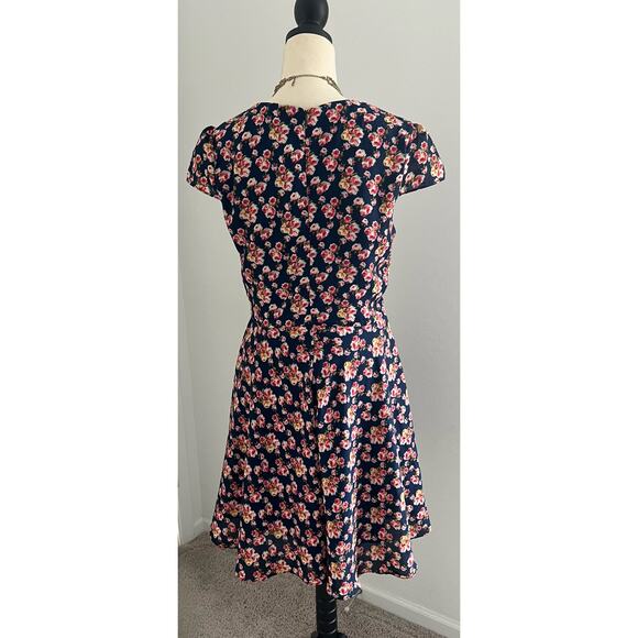 BETSEY JOHNSON Fit & Flare V Neck Dress Blue Pink White Floral Georgette Sz 8 - Picture 3 of 10
